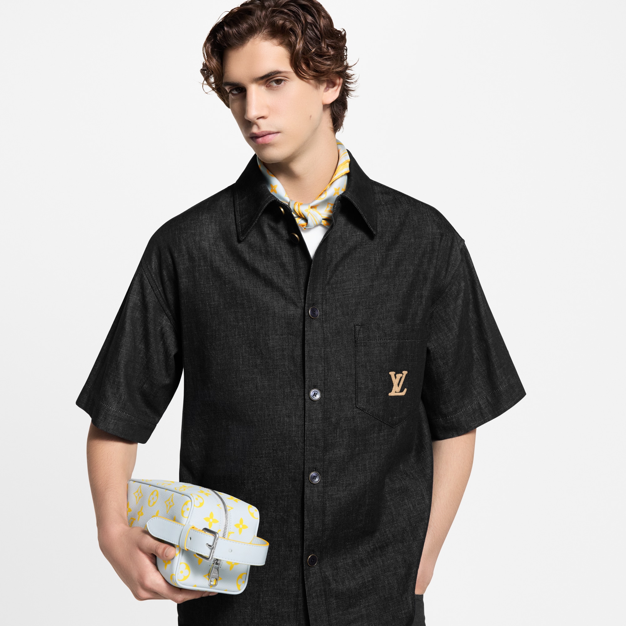 Louis Vuitton ブラック ボタンアップシャツ Louis Vuitton Monogram Moire Jacquard Silk Overshirt Black Men's